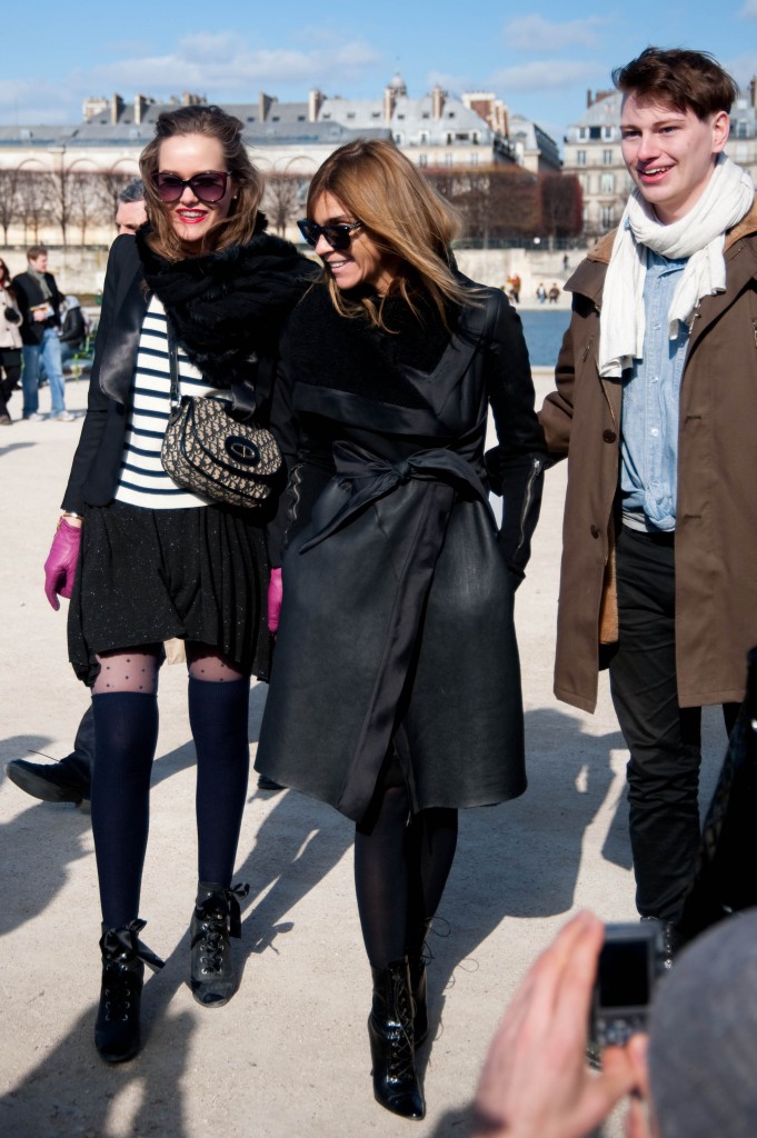 carine roitfeld hair. Carine Roitfeld with Fans at